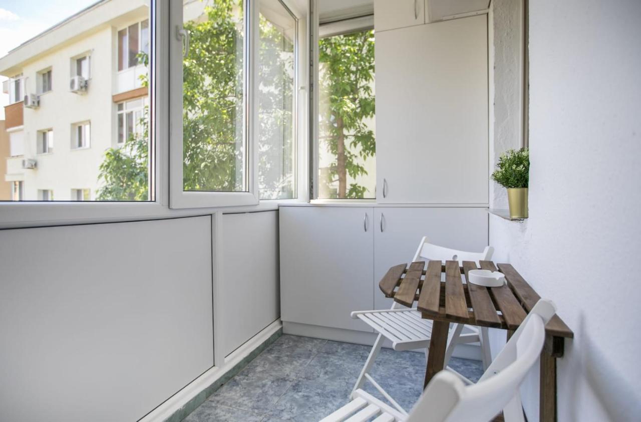 Golden Apartment Baneasa Bucharest Exterior photo